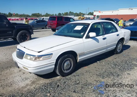 1997 Mercury Grand Marquis Gs z USA, uszkodzony, nr VIN 2MELM74W8VX629487